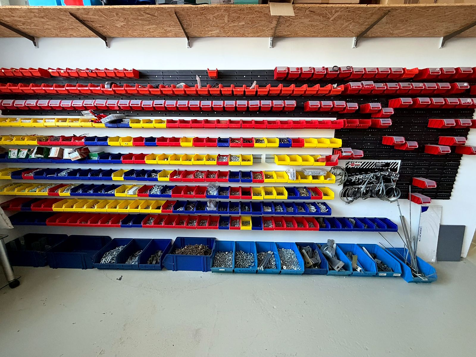 Materiallager in der Werkstatt von SODA STAR